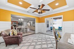 200 Davis Ct. photo 4