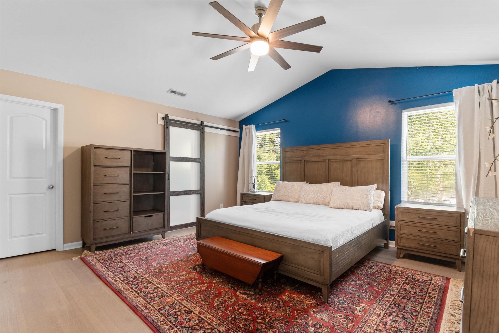 200 Davis Ct. Photo 20