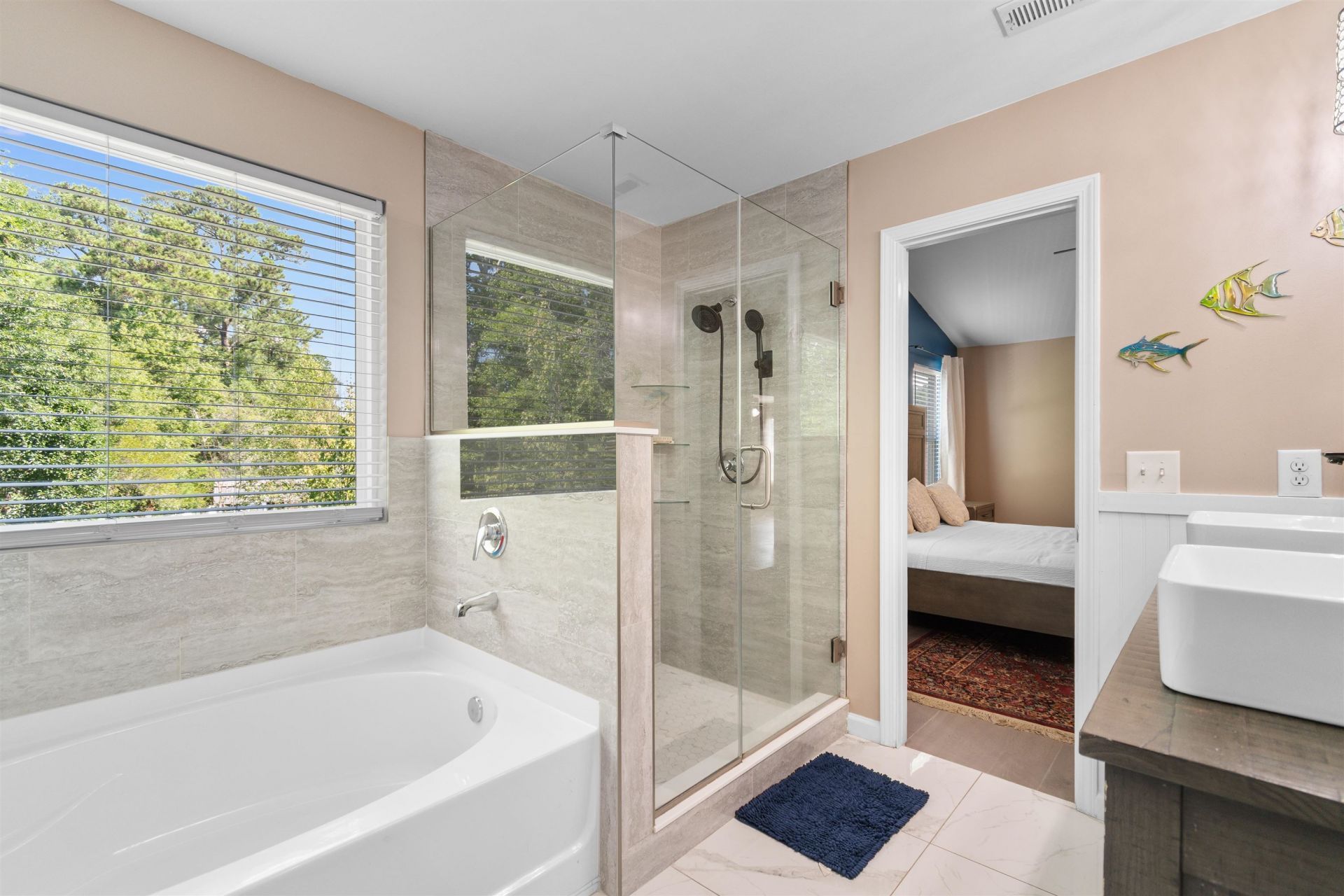 200 Davis Ct. Photo 25