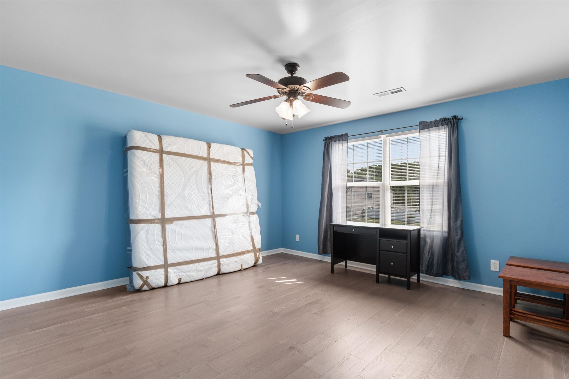 200 Davis Ct. Photo 31