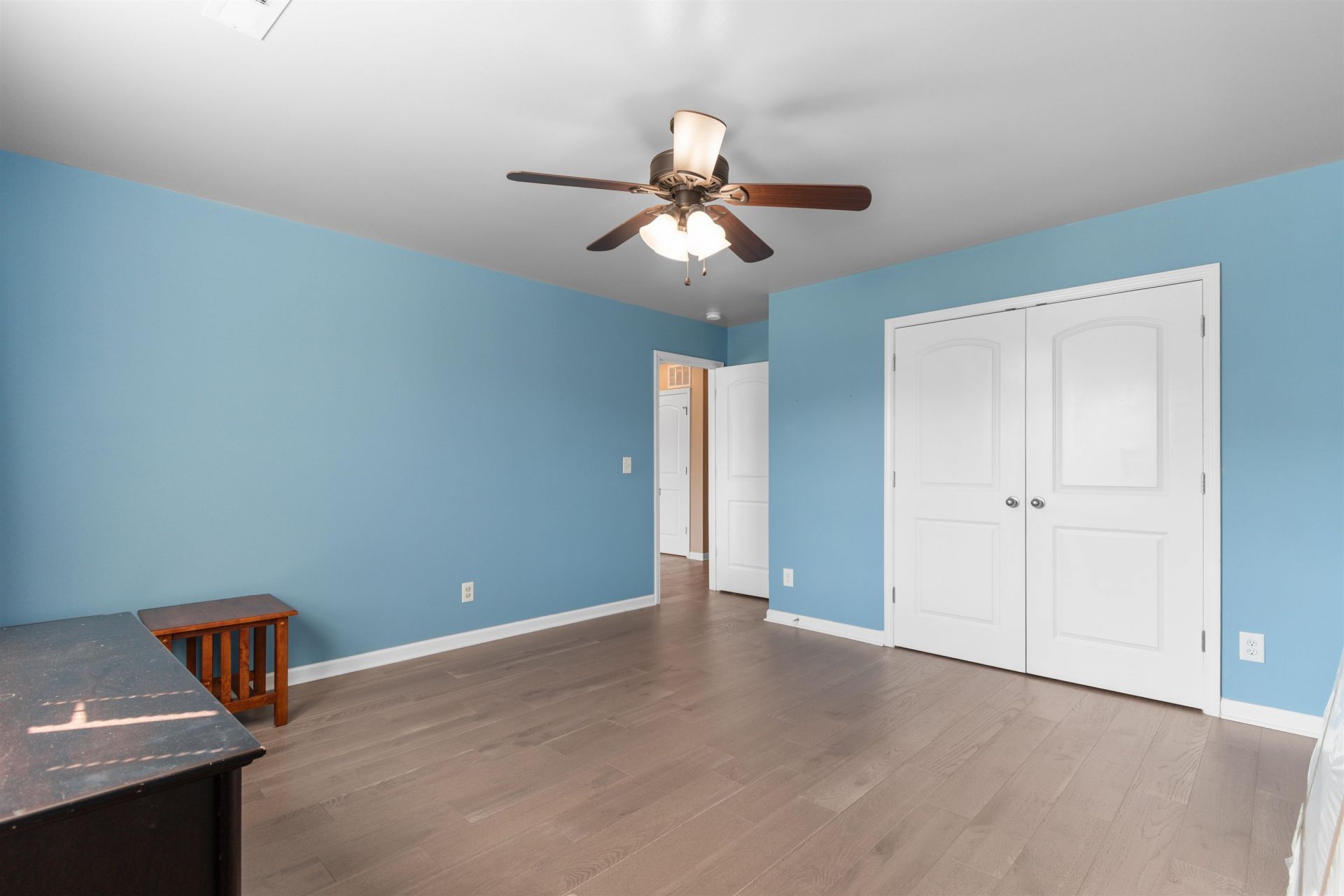 200 Davis Ct. Photo 32
