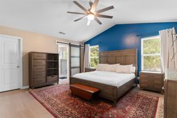 200 Davis Ct. photo 4