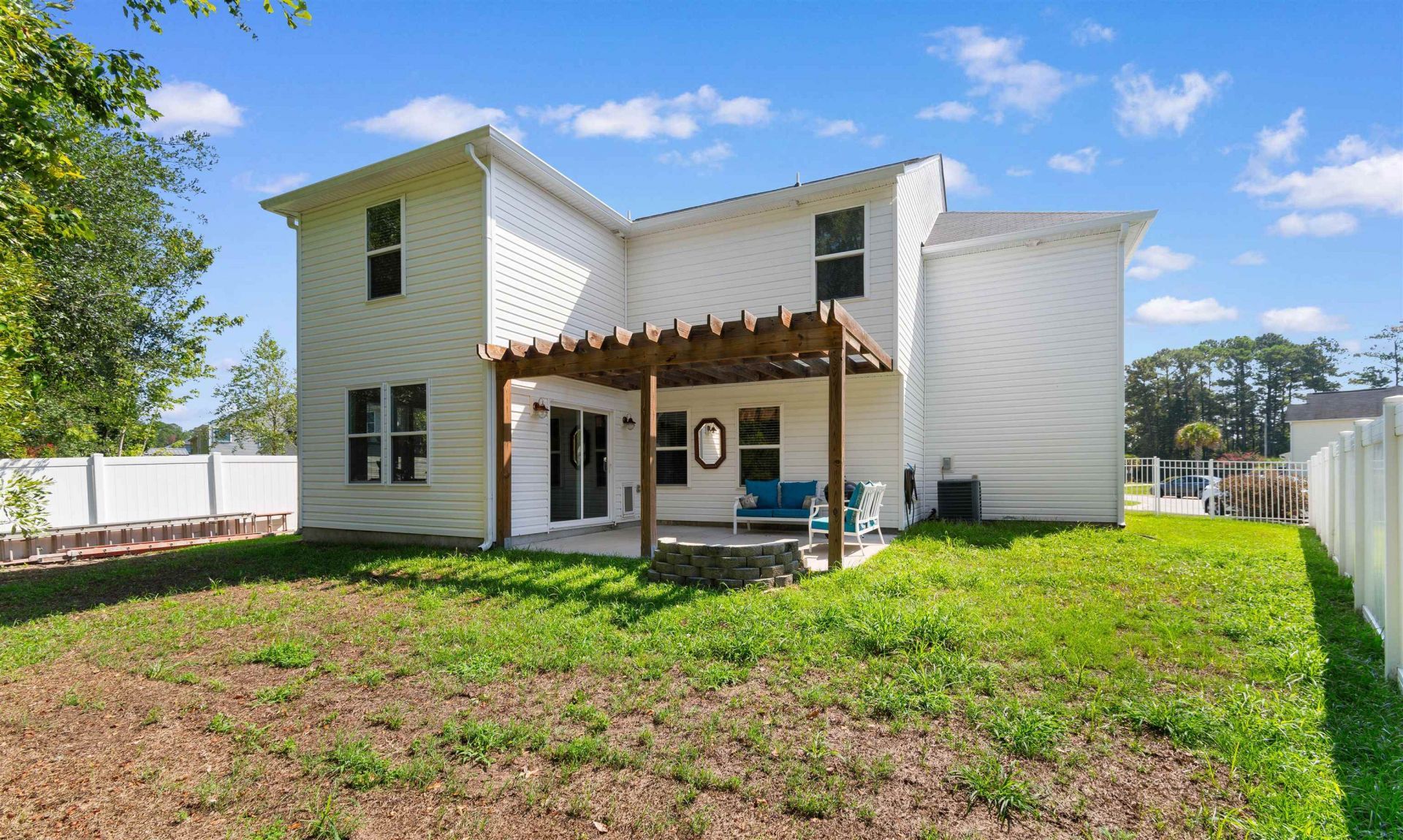 200 Davis Ct. Photo 40