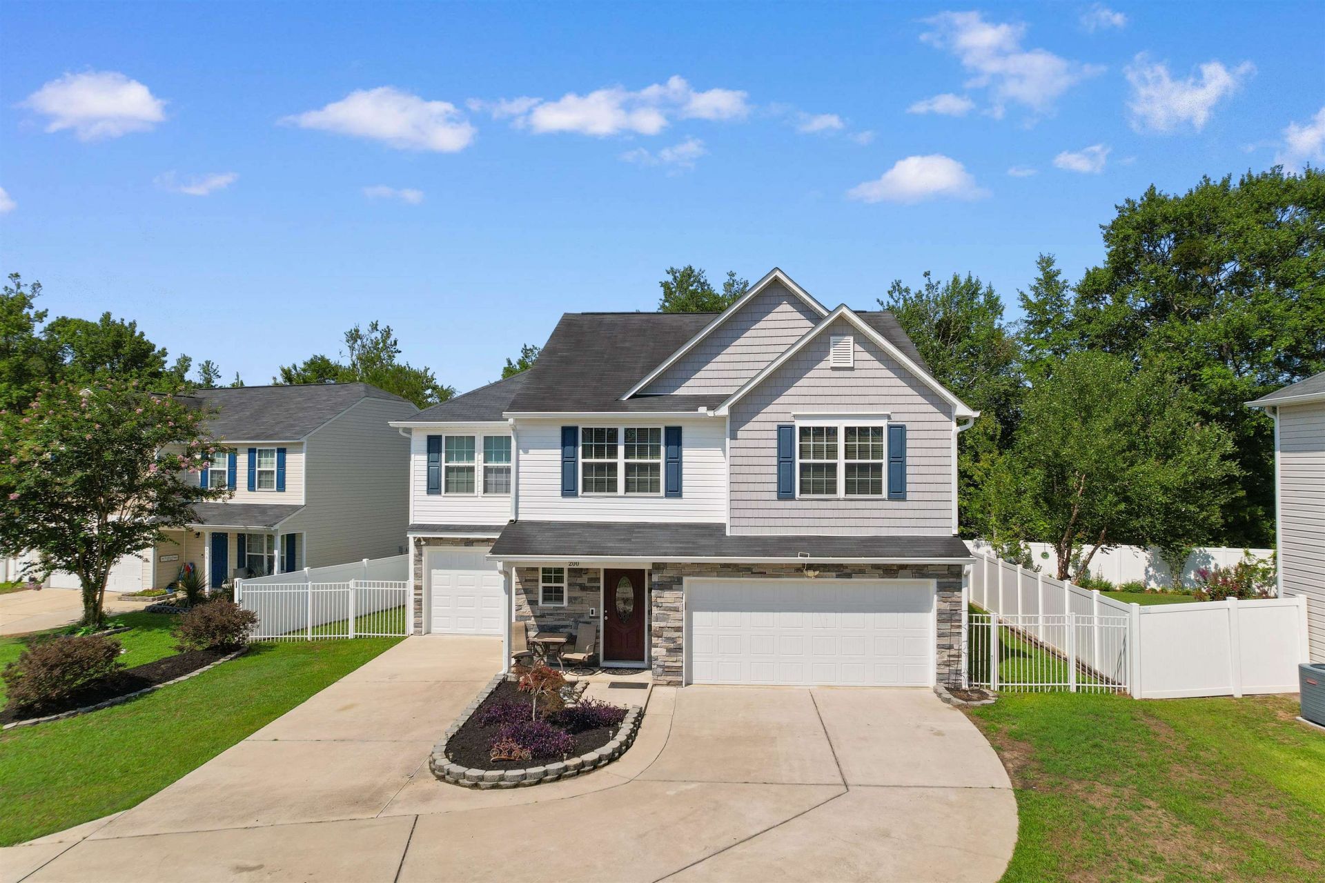 200 Davis Ct. Photo 41