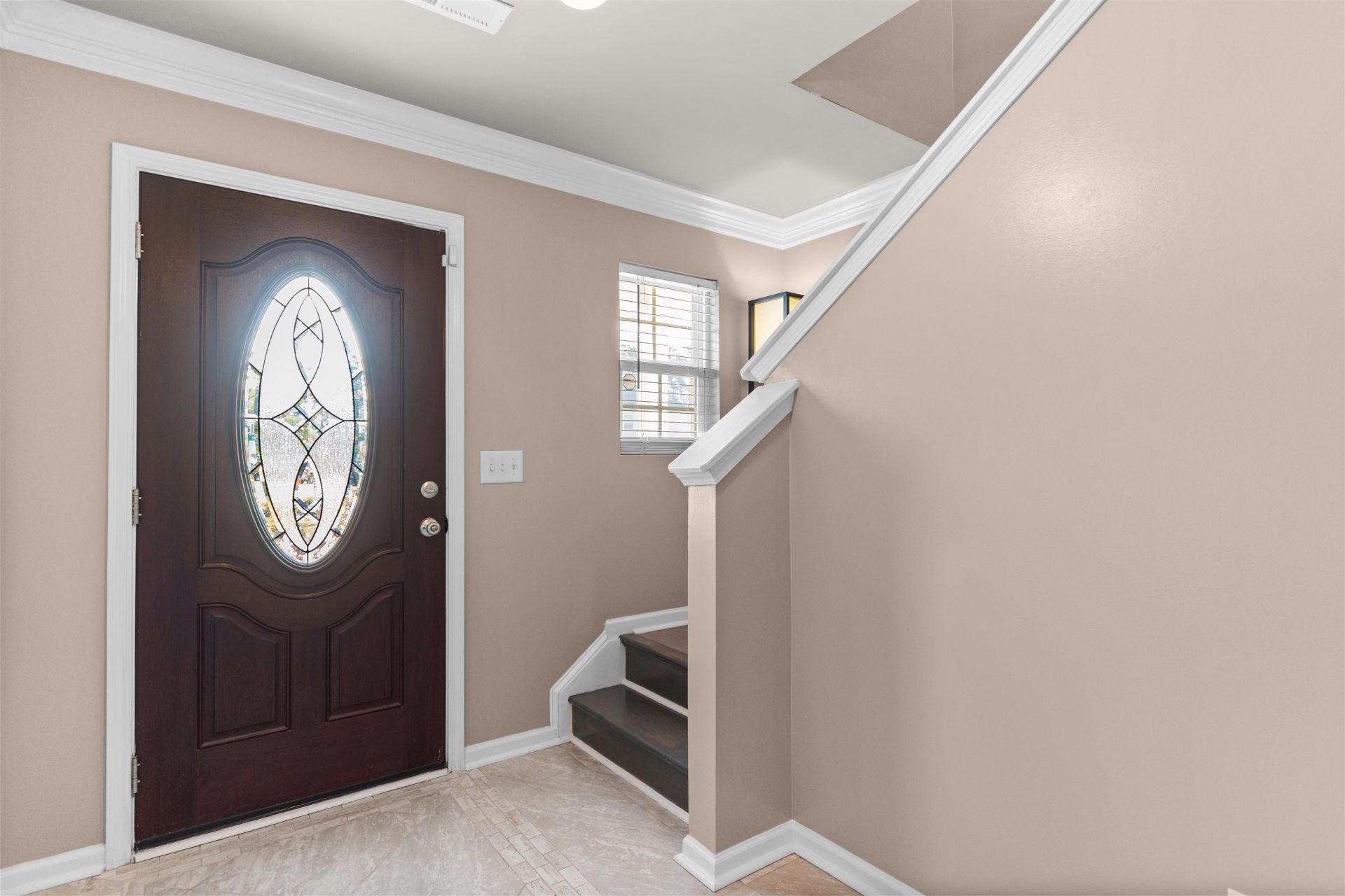 200 Davis Ct. Photo 9