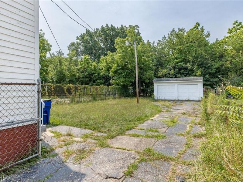 9500 Parkview Avenue, Cleveland, OH 44104 Photo 30