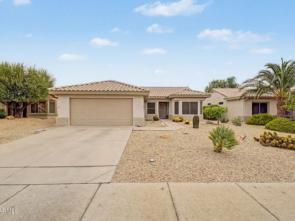 15612 W GRAND CREEK Lane, Surprise, AZ 85374