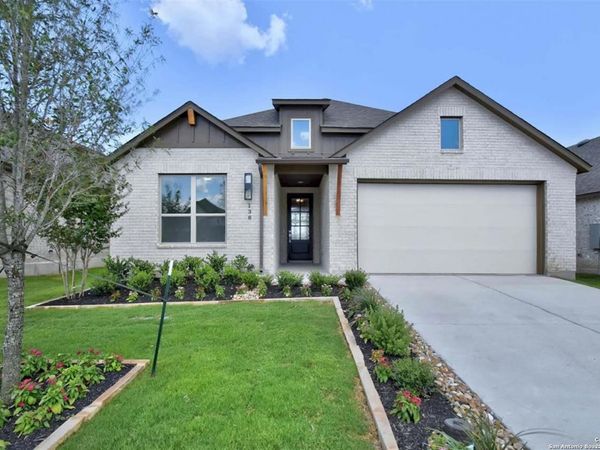 138 Red Oak, Castroville, TX 78009