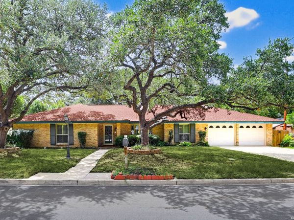 413 Golfcrest, Windcrest, TX 78239