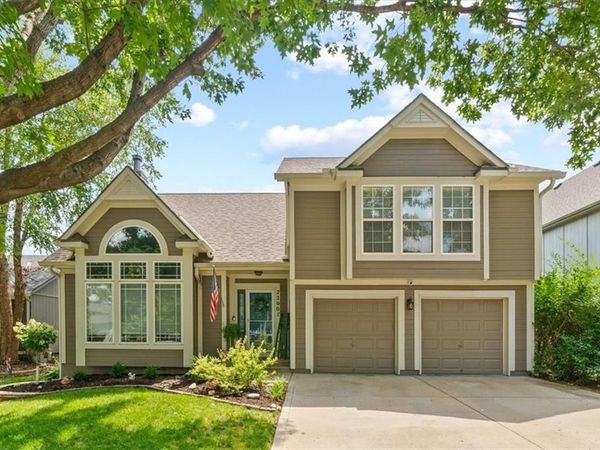 22001 W 51st Terrace, Shawnee, KS 66226