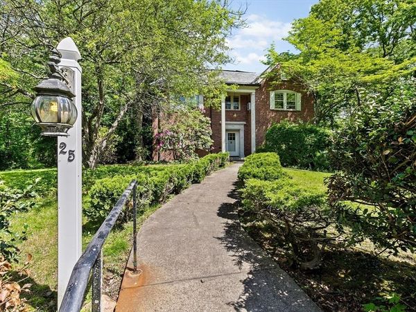 25 Hundreds Cir, Wellesley, MA 02481