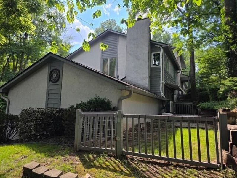 96 Executive Court, Unit Unit A, Westerville, OH 43081 Photo 1