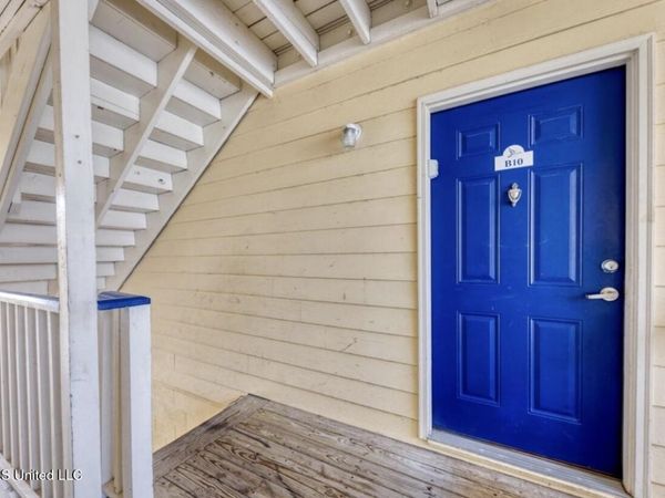 2421 Beachview Drive, Ocean Springs, MS 39564