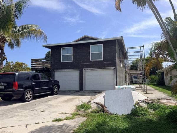 125 4th ST , NAPLES, FL 34113