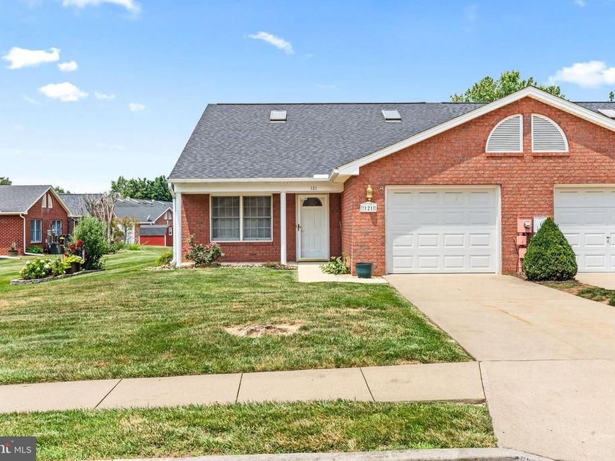 121 Chantilly Court, Hagerstown, MD 21740 Main Photo