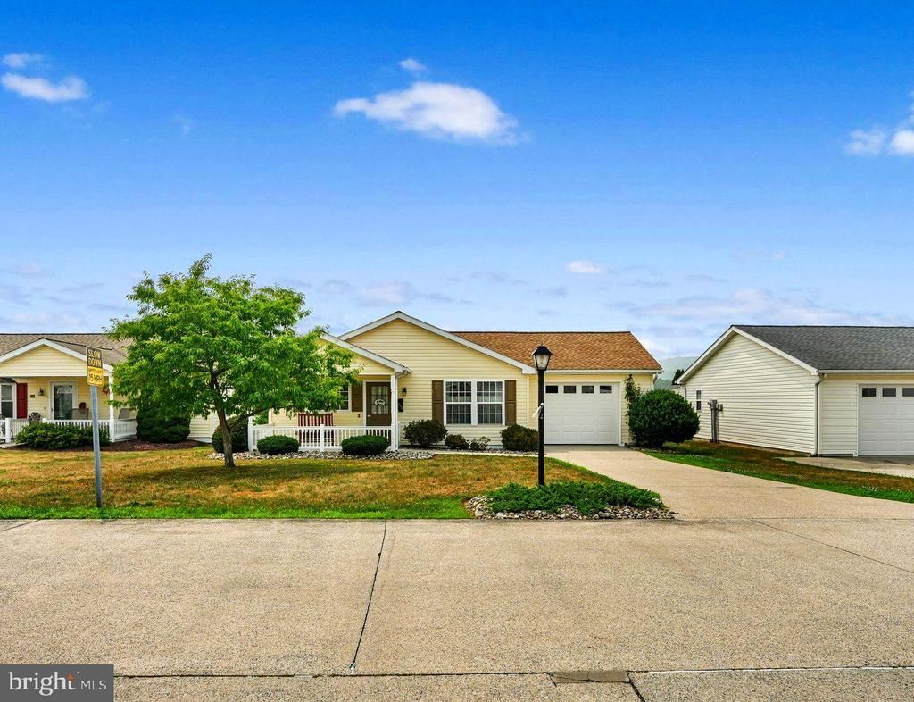 729 UNION COURT , PINE GROVE, PA 17963