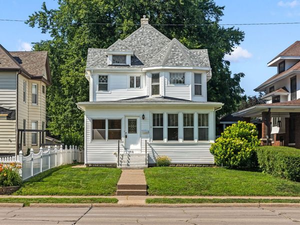108 W Central Park Avenue, Davenport, IA 52803