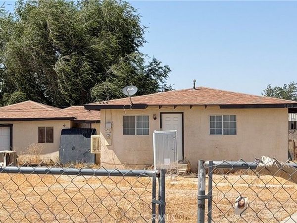 9219 E Avenue R , Littlerock, CA 93543