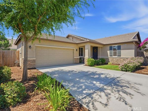 3207 N Kent Street , Visalia, CA 93291