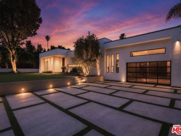 20141 Wells Drive , Woodland Hills, CA 91364