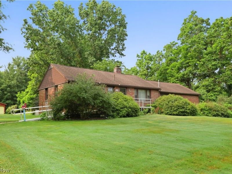12890 Edison Street NE, Alliance, OH 44601 Photo 2