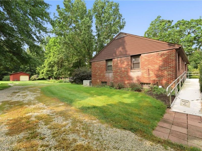 12890 Edison Street NE, Alliance, OH 44601 Photo 5