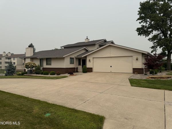 772 Deerwood Drive, Defiance, OH 43512