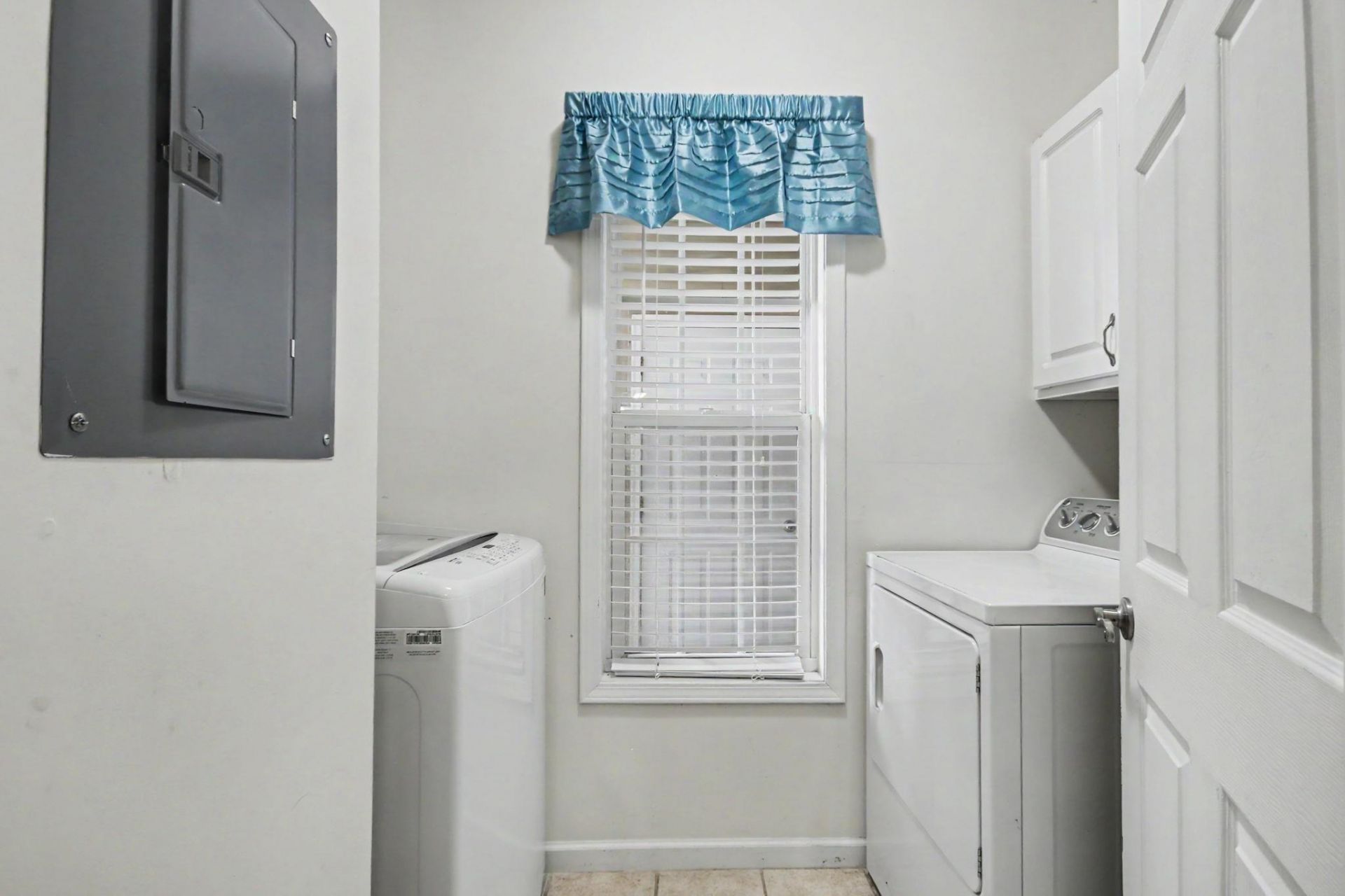 5852 Longwood Dr.  Photo 14