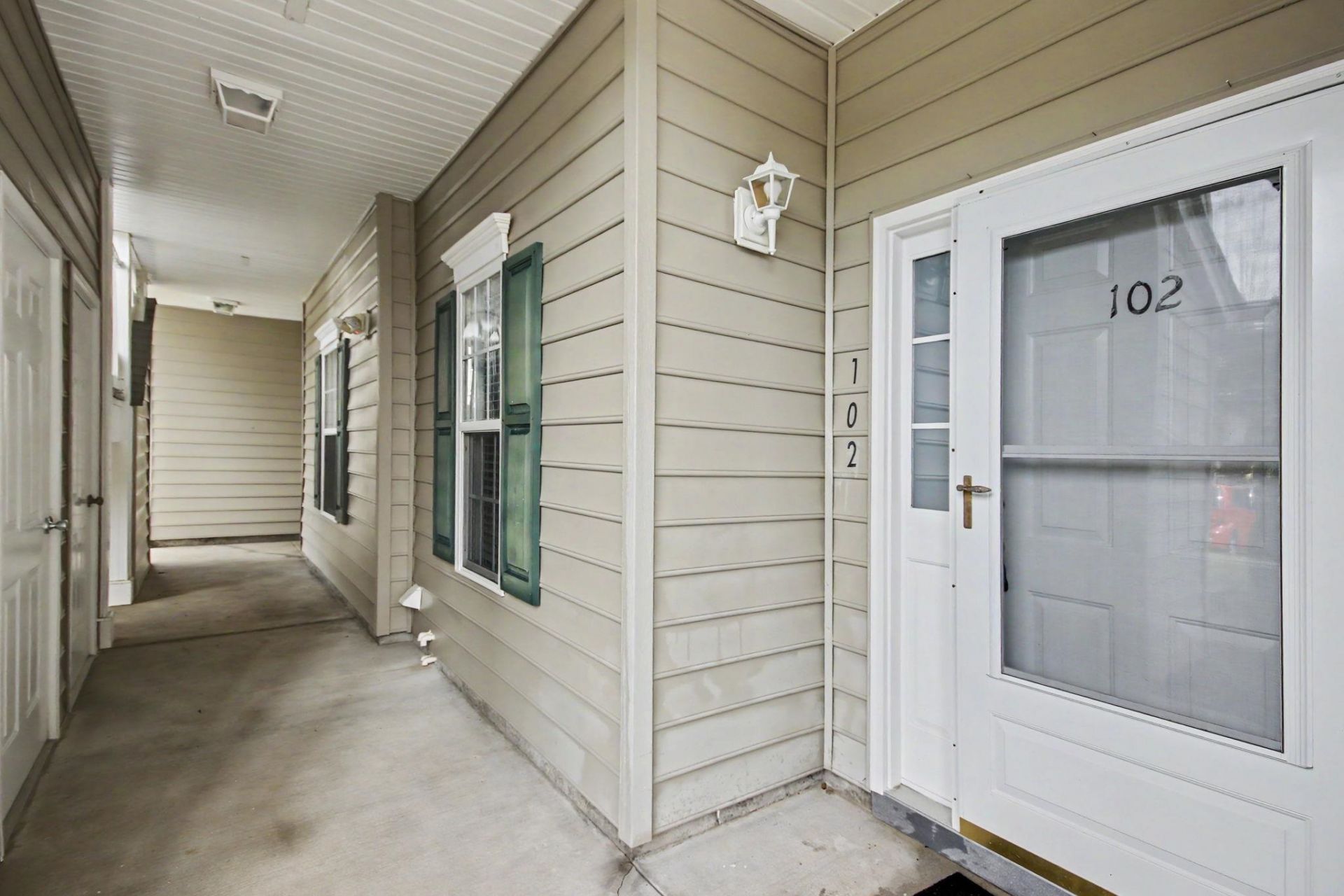 5852 Longwood Dr.  Photo 4