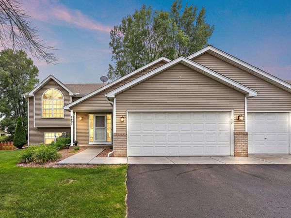 2891 Meadow Brook Drive, Woodbury, MN 55125