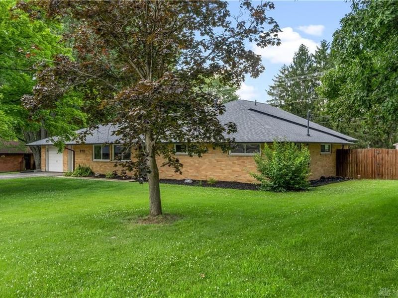 9191 Stephanie Street, Centerville, OH 45458 Photo 2