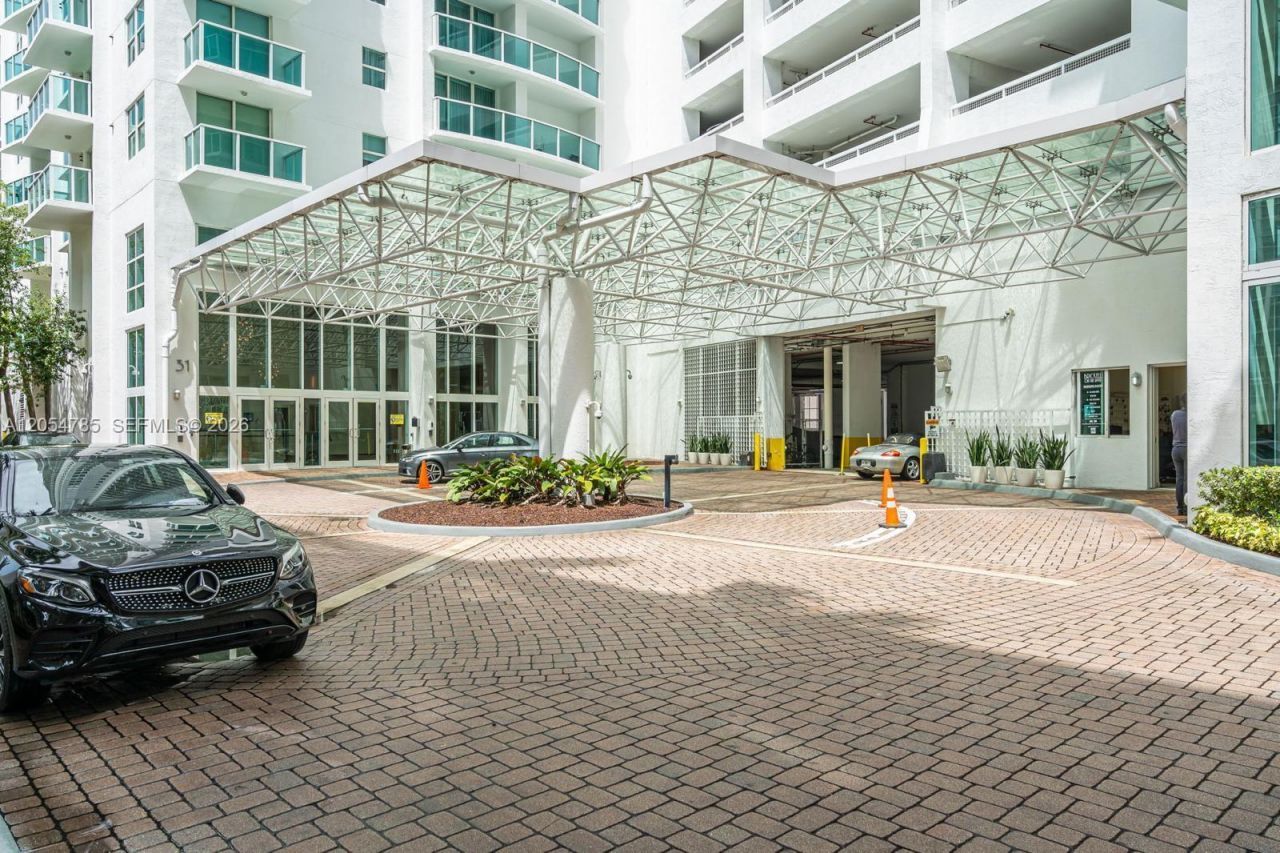 41 SE 5th St, Unit 510, Miami, FL 33131 Photo