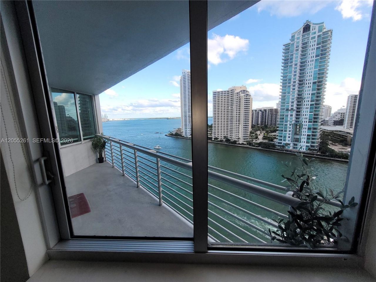325 S Biscayne Blvd , Unit 1719, Miami, FL 33131 Photo