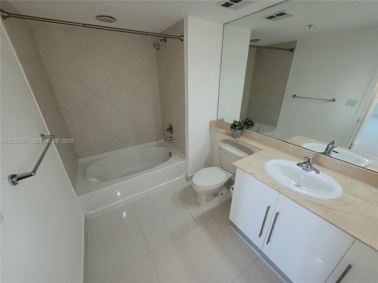 325 S Biscayne Blvd , Unit 1719, Miami, FL 33131 Photo