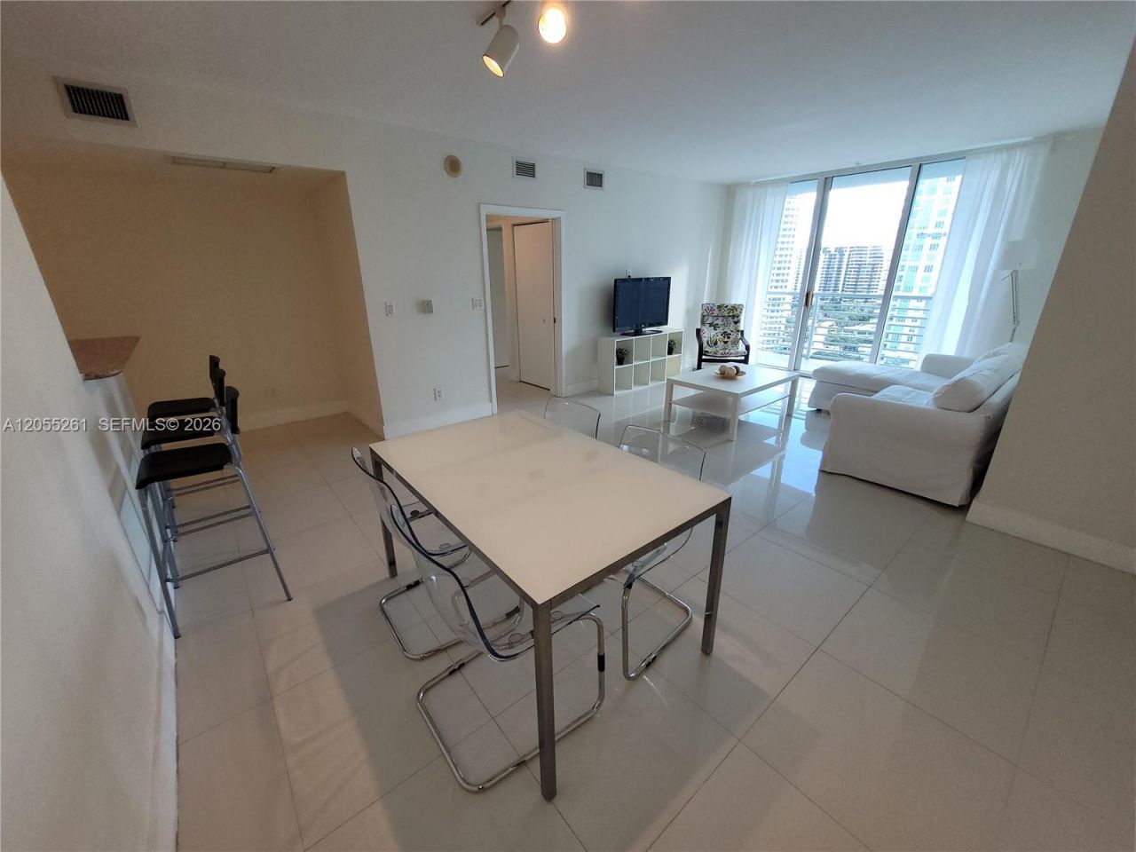 325 S Biscayne Blvd , Unit 1719, Miami, FL 33131 Photo