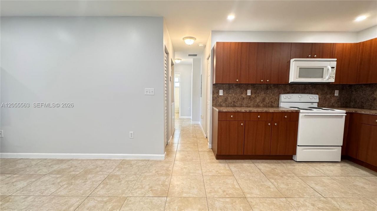 1451 NW 51st Ter , Unit 1451, Miami, FL 33142 Photo