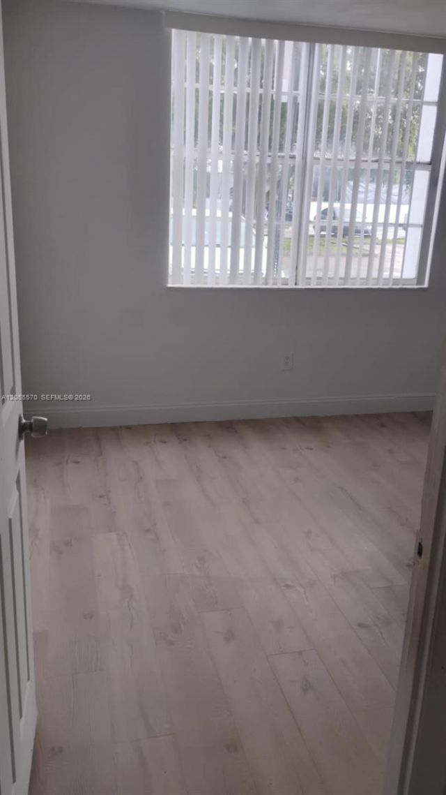 486 NW 165th St Rd, Unit B-101, Miami, FL 33169 Photo