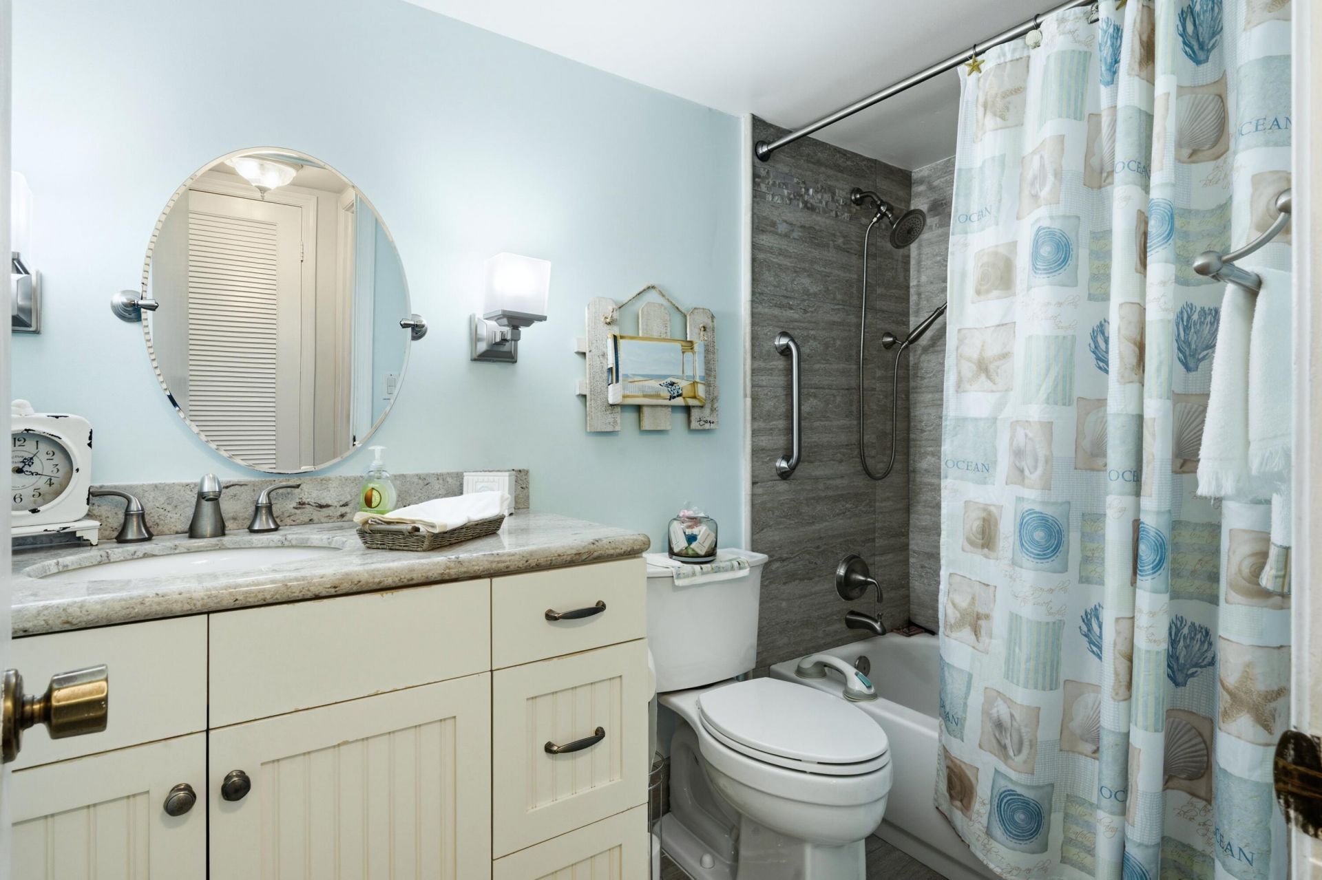 100 Paradise Harbour Boulevard, Unit 203, North Palm Beach, FL 33408 Photo