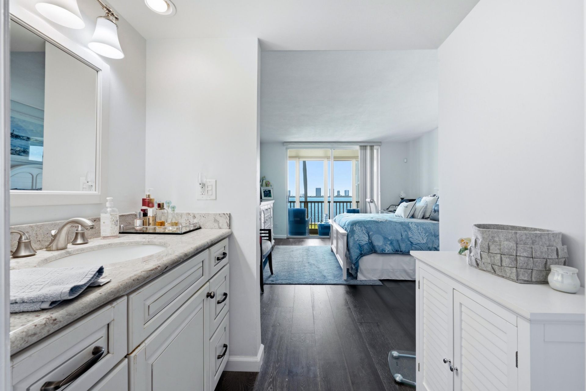100 Paradise Harbour Boulevard, Unit 203, North Palm Beach, FL 33408 Photo