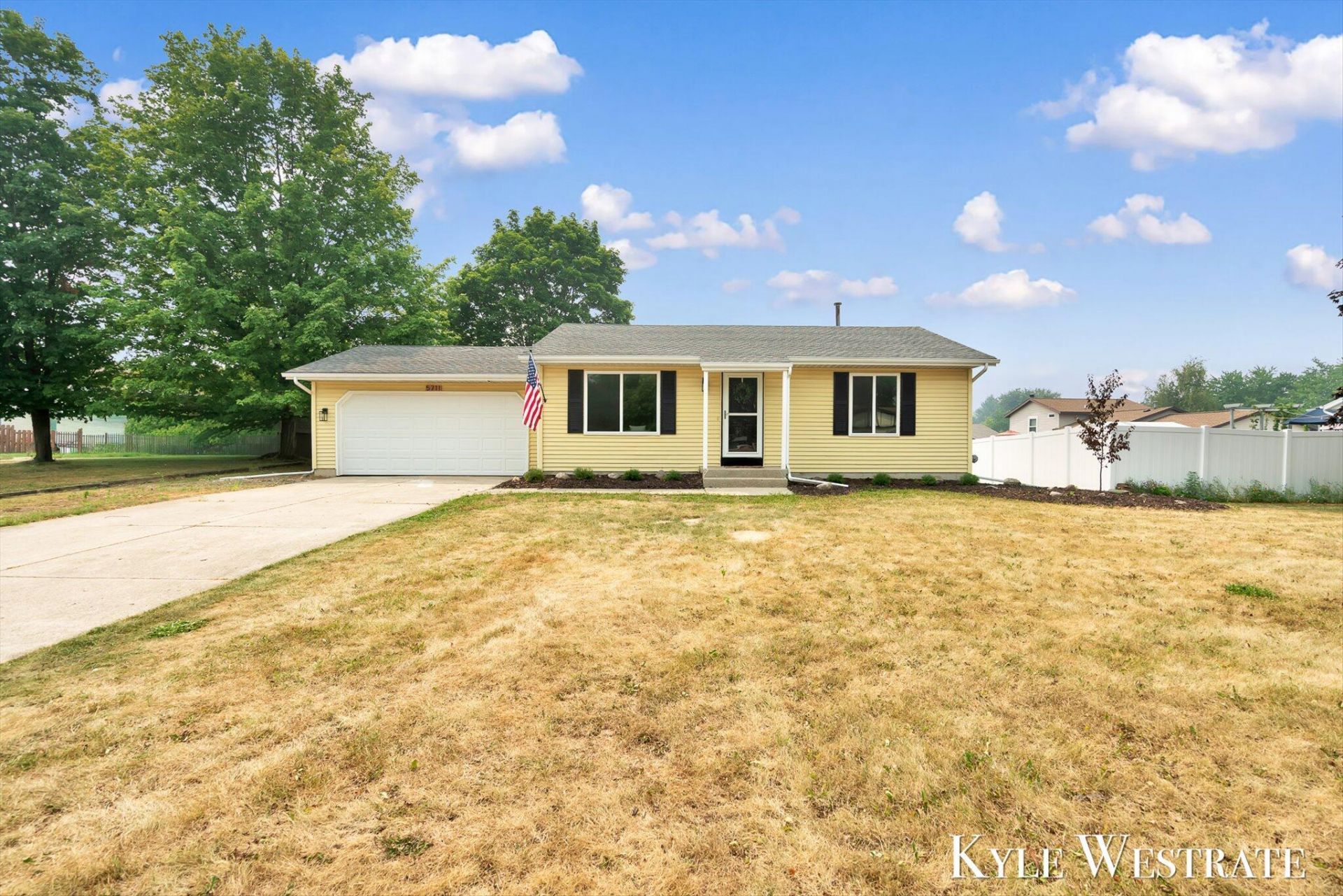 5711 Discovery Drive Se, Kentwood, MI 49508 Main Photo