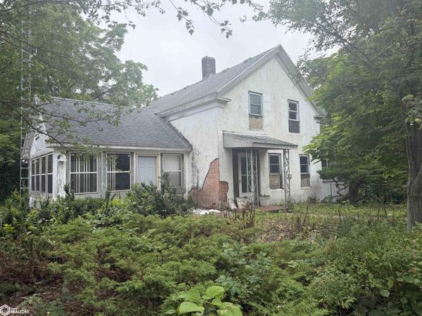 402 W Main Street, Steamboat Rock, IA 50672