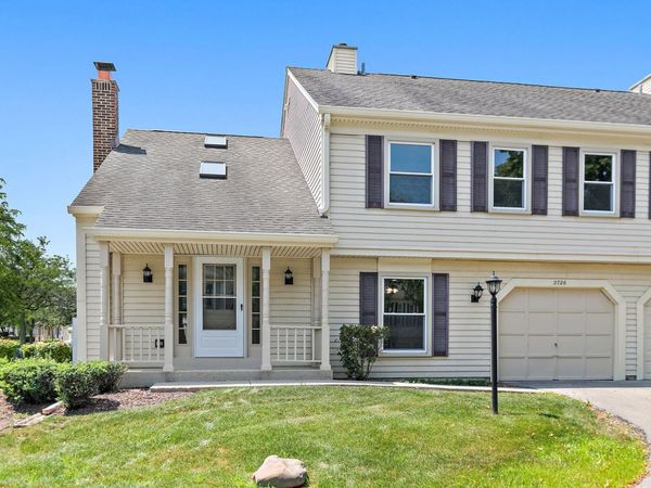2726 College Hill Circle , Schaumburg, IL 60173