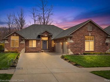 50486 Torrey Pines Drive, Macomb Twp, MI 48042