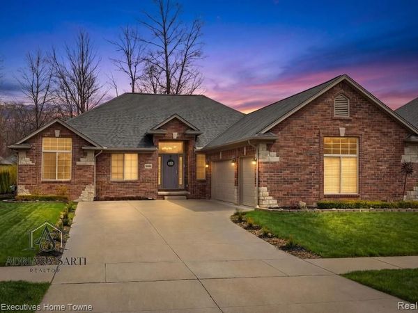 50486 Torrey Pines Drive, Macomb Twp, MI 48042