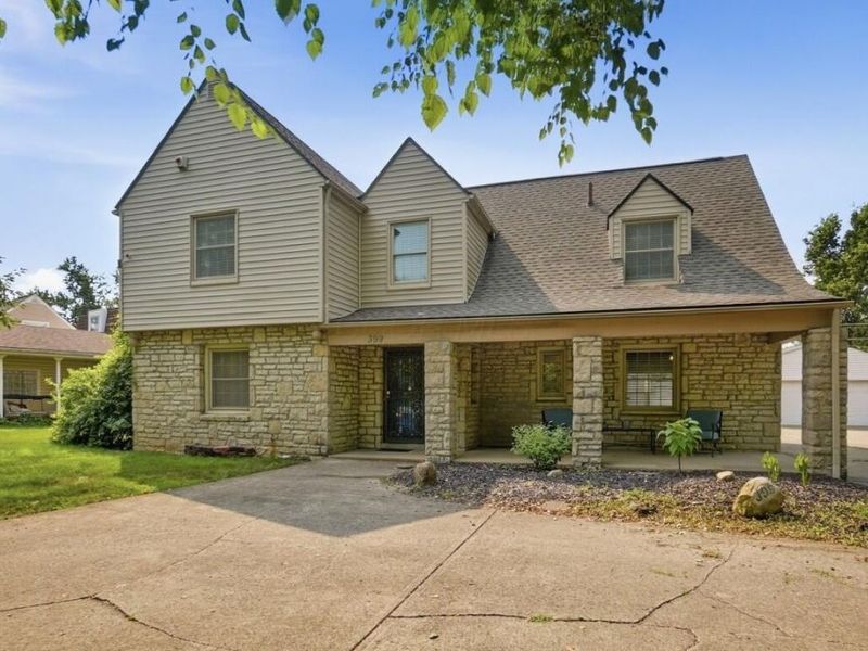 399 N Nelson Road, Columbus, OH 43219 Photo 4