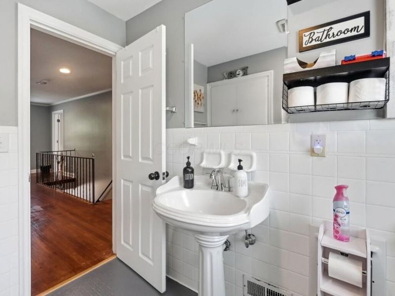 399 N Nelson Road, Columbus, OH 43219 Photo 49