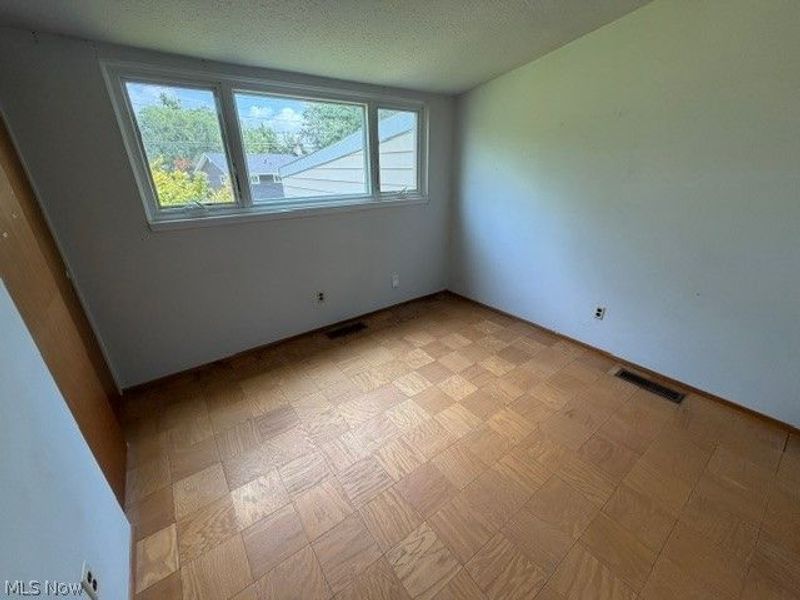6663 Rochelle Boulevard, Parma, OH 44130 Photo 12