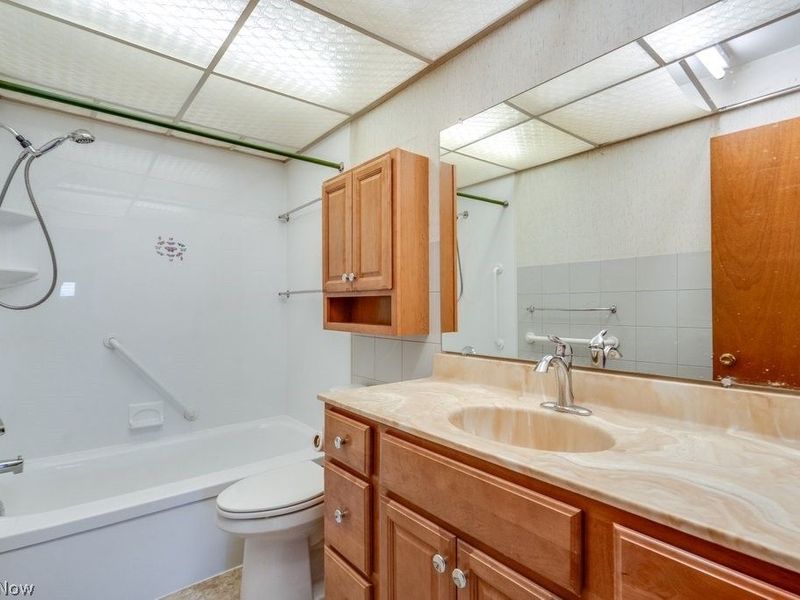 6663 Rochelle Boulevard, Parma, OH 44130 Photo 21