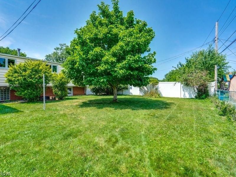 6663 Rochelle Boulevard, Parma, OH 44130 Photo 3