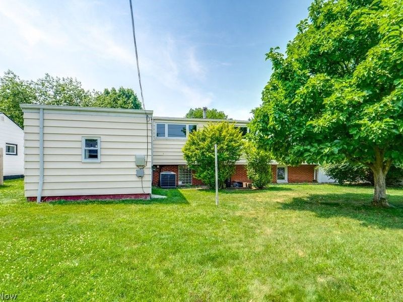 6663 Rochelle Boulevard, Parma, OH 44130 Photo 4
